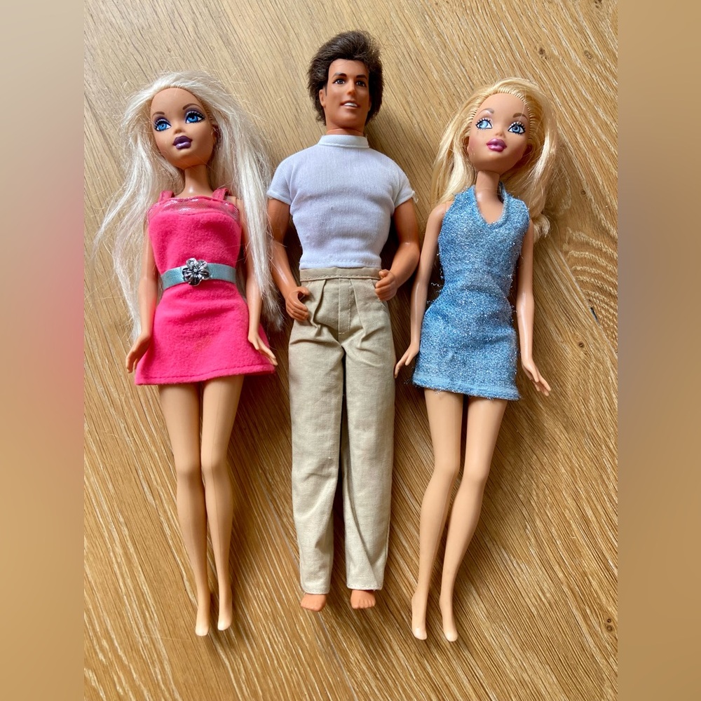 Barbie dolls bundle